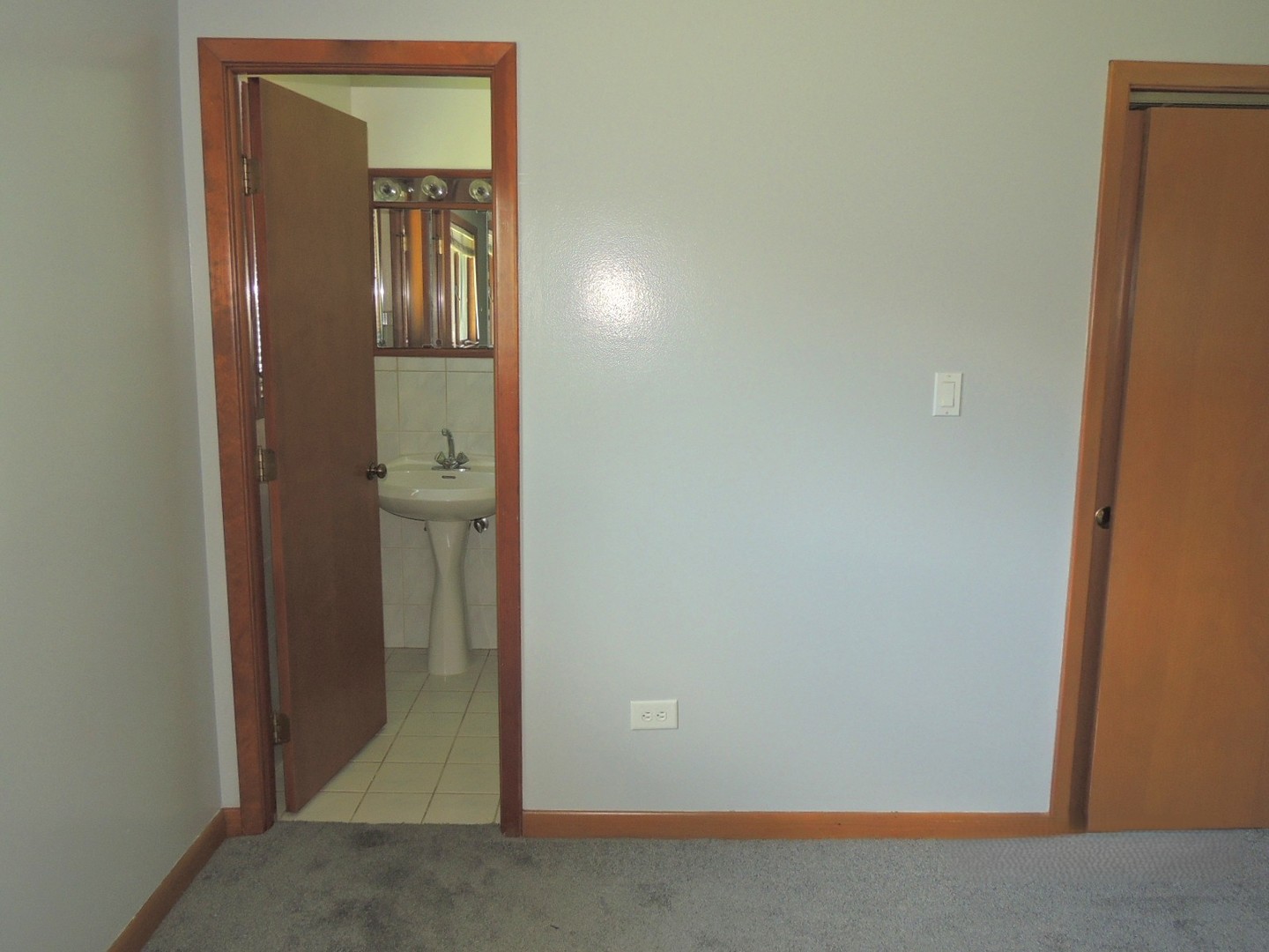 7706 Warwick Avenue Darien IL 60561