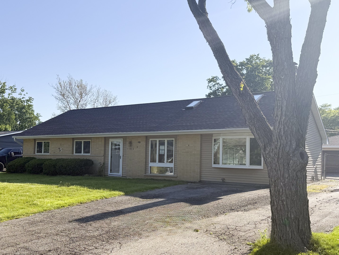 7706 Warwick Avenue Darien IL 60561