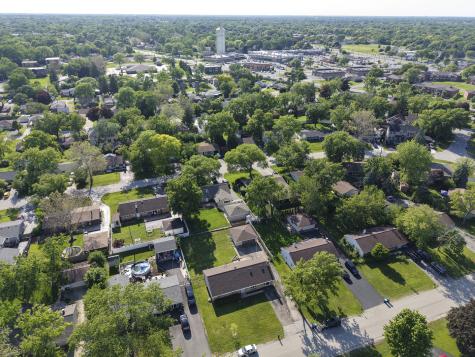 7706 Warwick Avenue Darien IL 60561