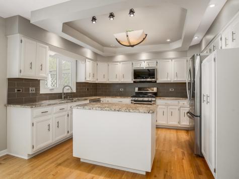 2530 Cheshire Drive Aurora IL 60504