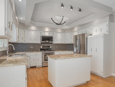 2530 Cheshire Drive Aurora IL 60504