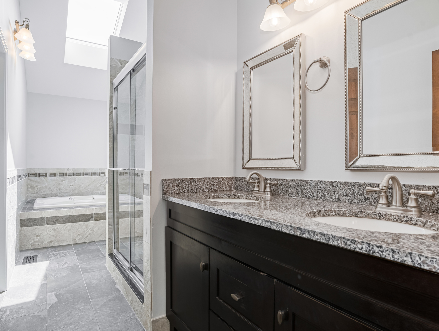 2530 Cheshire Drive Aurora IL 60504
