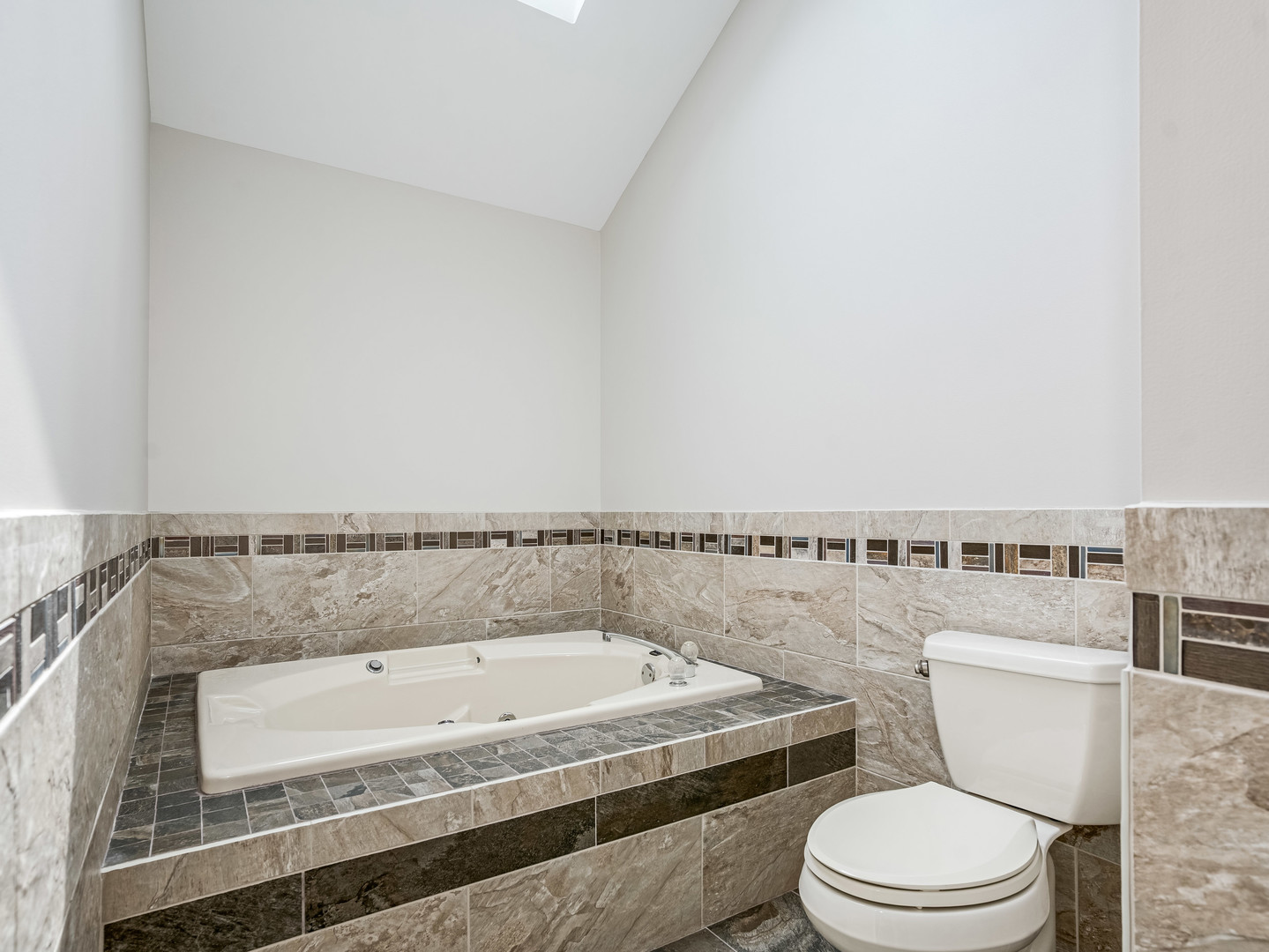 2530 Cheshire Drive Aurora IL 60504