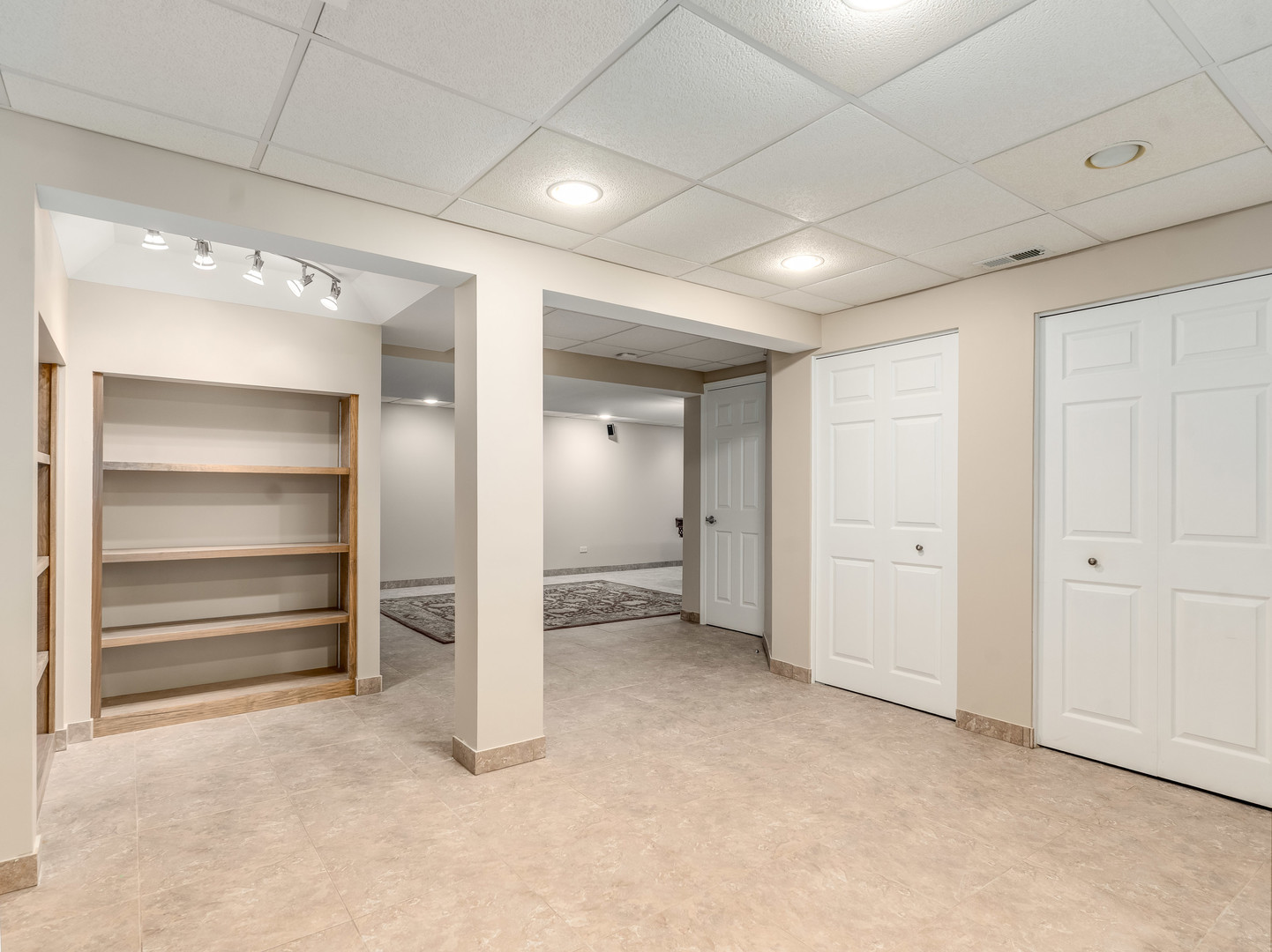 2530 Cheshire Drive Aurora IL 60504