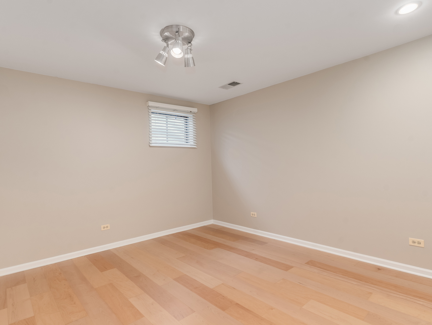 2530 Cheshire Drive Aurora IL 60504