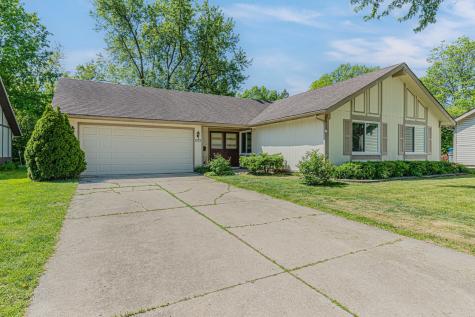 1272 Arlington Drive W Hanover Park IL 60133