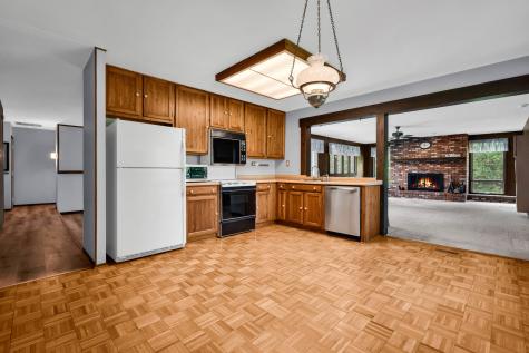 1272 Arlington Drive W Hanover Park IL 60133