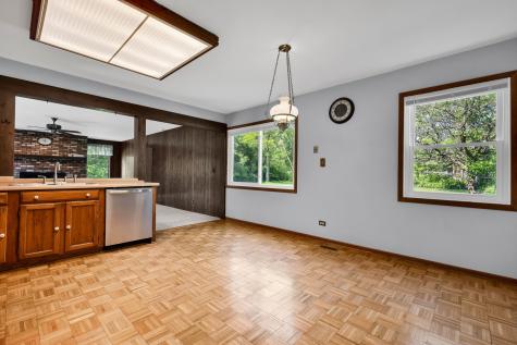 1272 Arlington Drive W Hanover Park IL 60133
