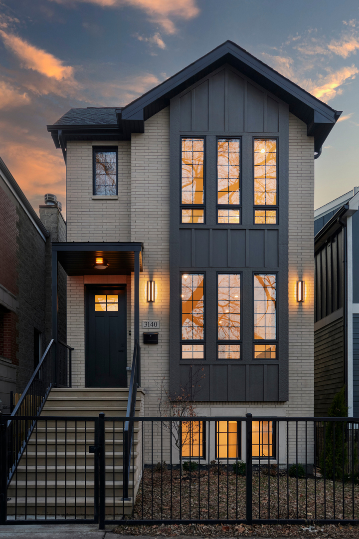 3140 North Leavitt Street Chicago IL 60618