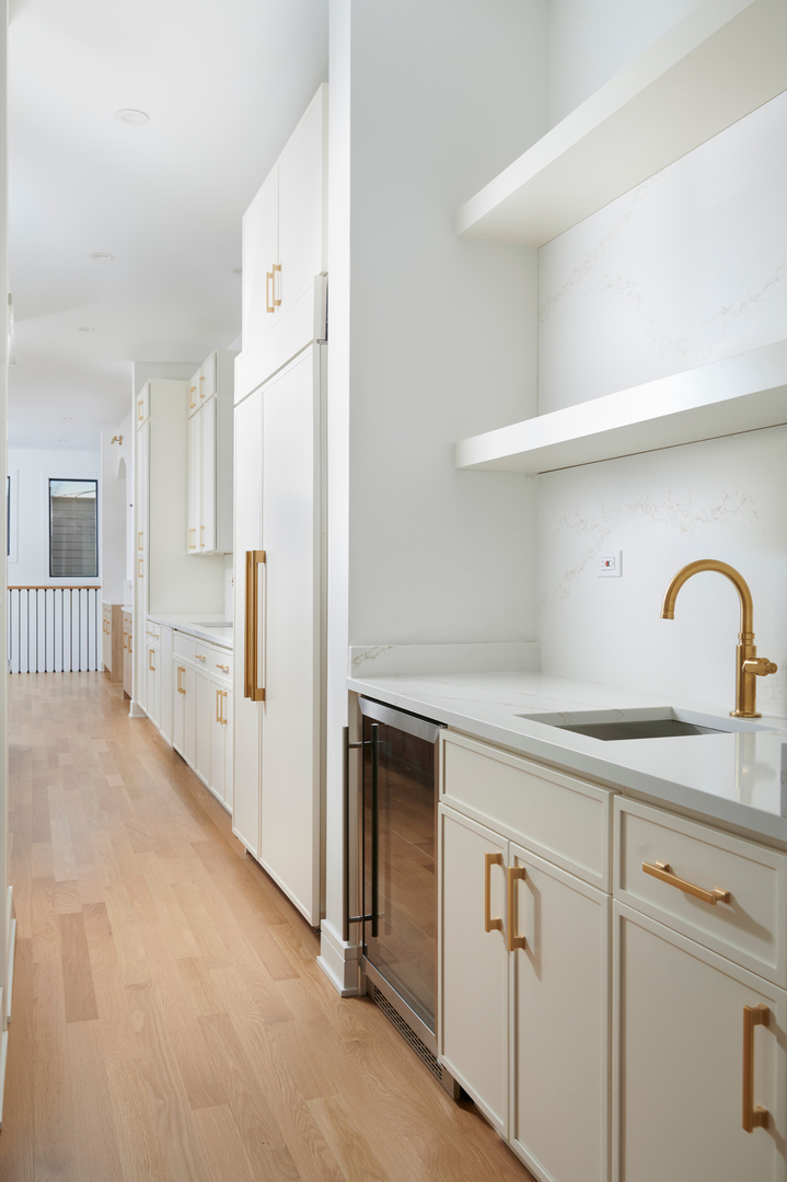 3140 North Leavitt Street Chicago IL 60618