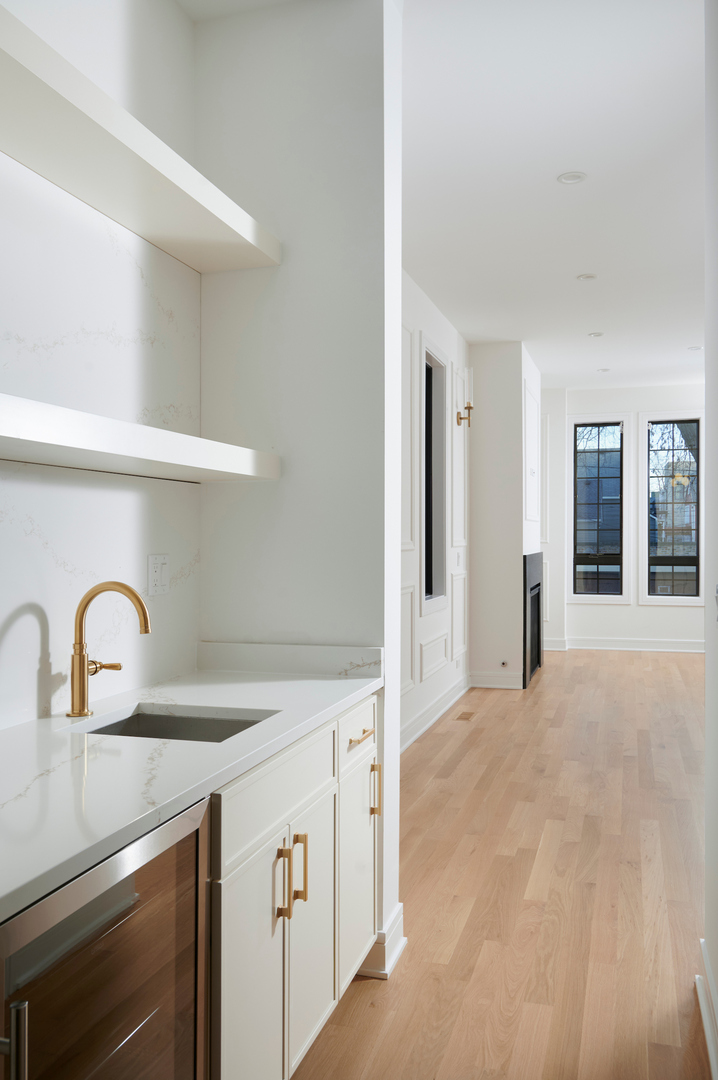 3140 North Leavitt Street Chicago IL 60618