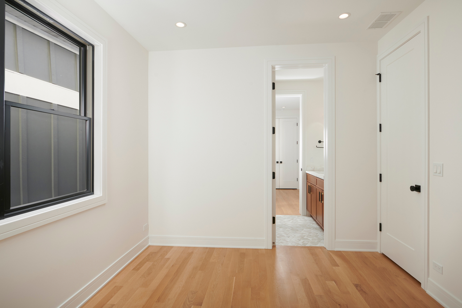 3140 North Leavitt Street Chicago IL 60618