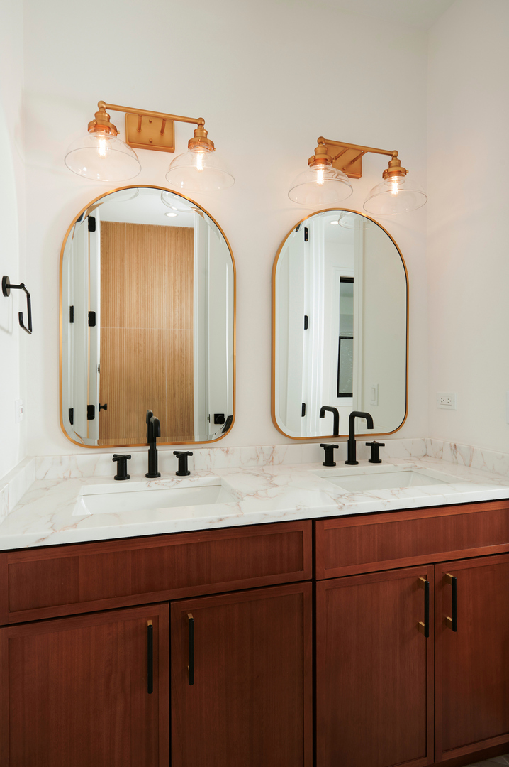 3140 North Leavitt Street Chicago IL 60618