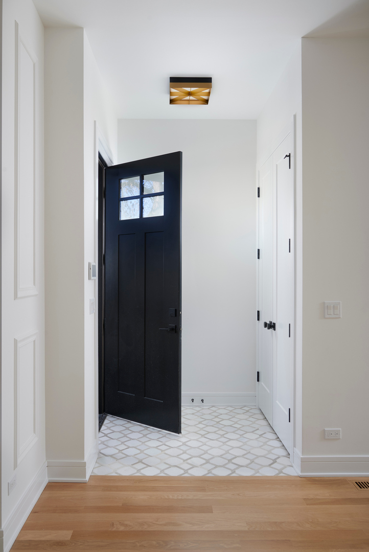 3140 North Leavitt Street Chicago IL 60618