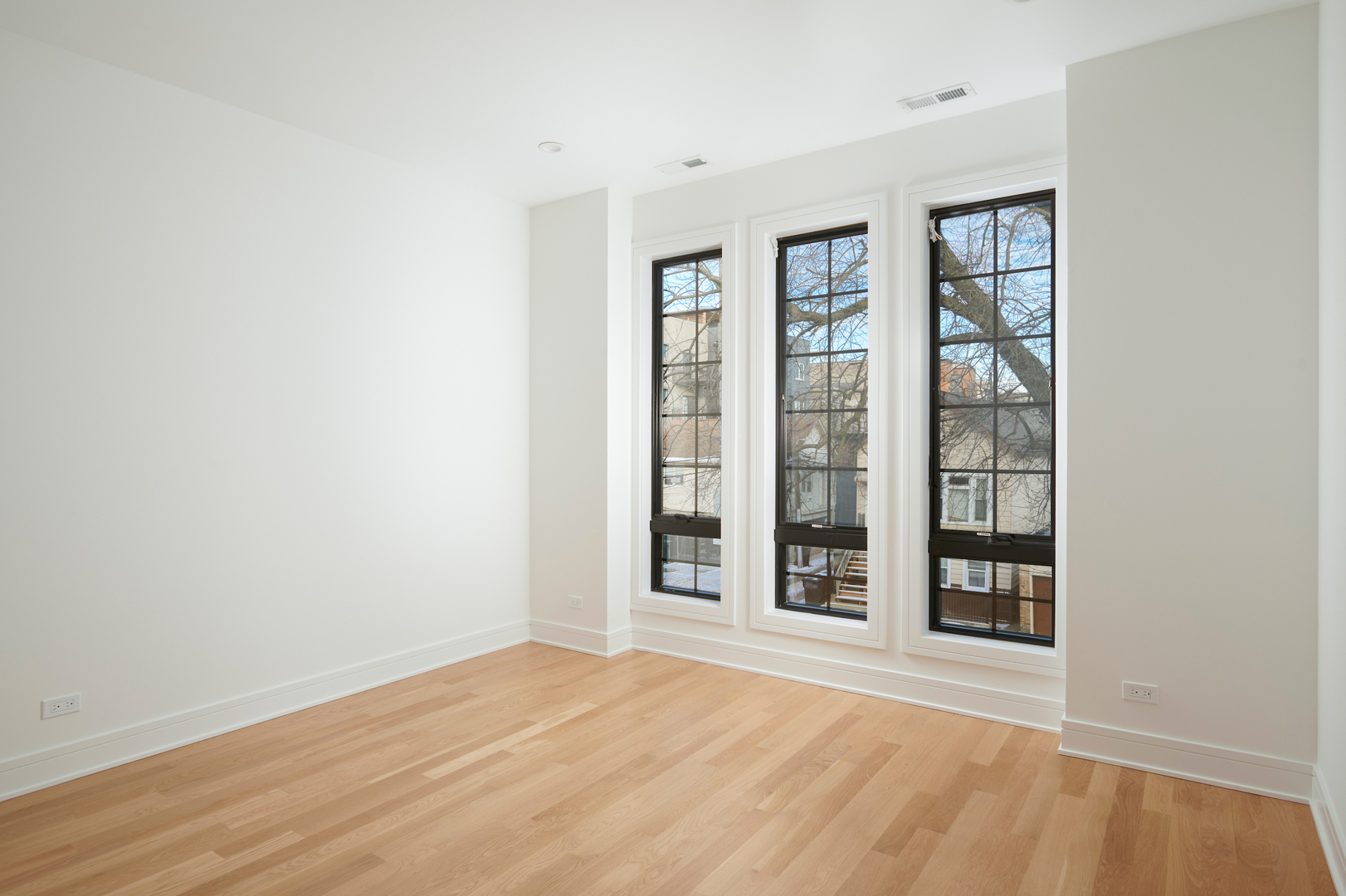3140 North Leavitt Street Chicago IL 60618