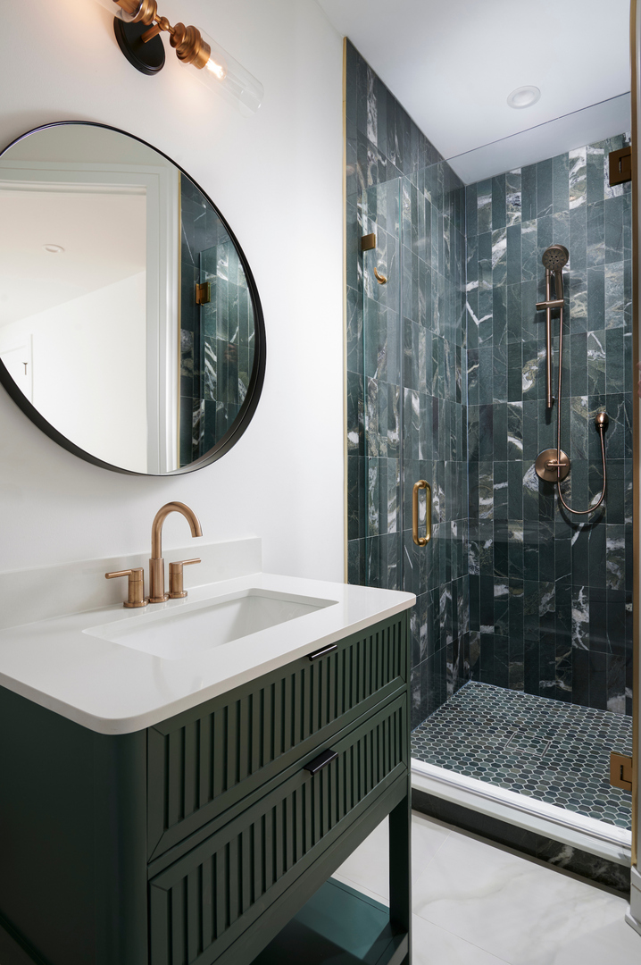 3140 North Leavitt Street Chicago IL 60618