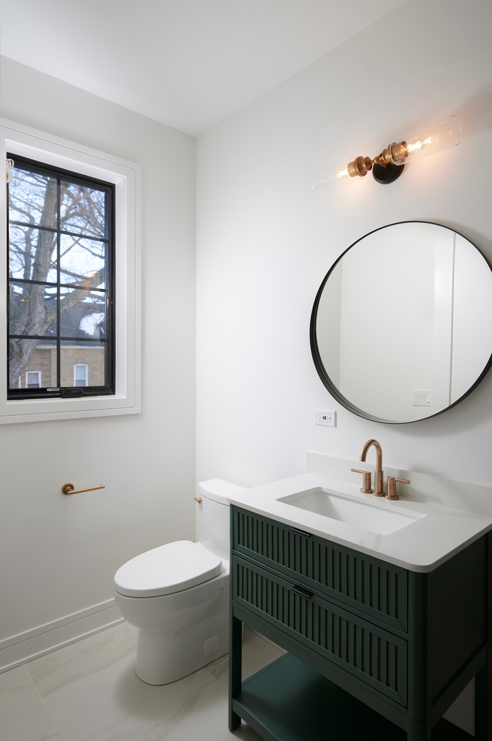 3140 North Leavitt Street Chicago IL 60618