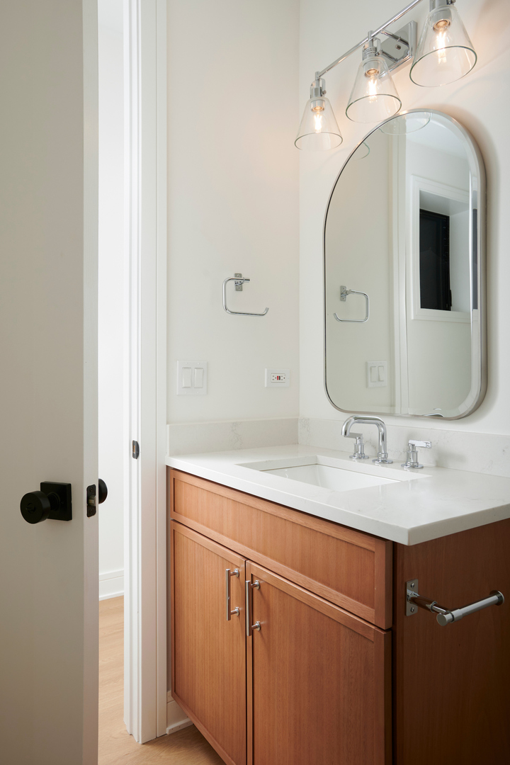 3140 North Leavitt Street Chicago IL 60618