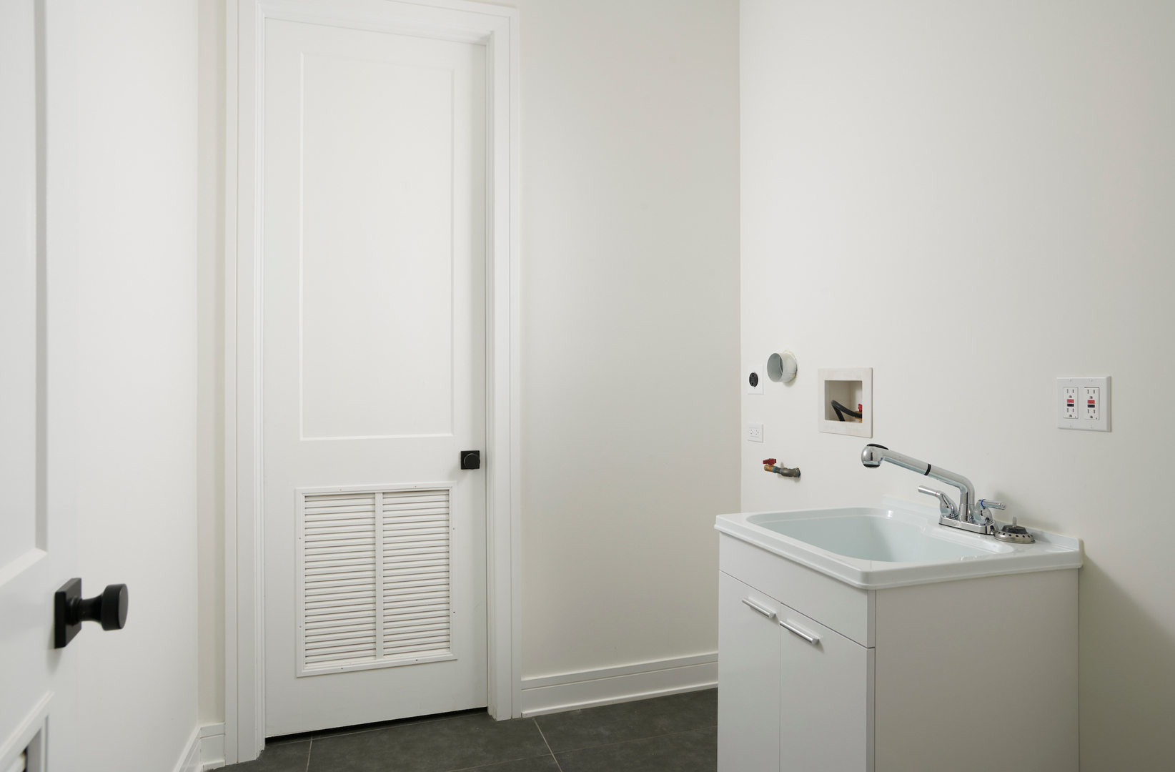 3140 North Leavitt Street Chicago IL 60618