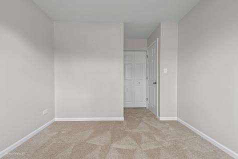 6855 Dove Avenue Woodridge IL 60517