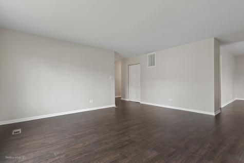 6855 Dove Avenue Woodridge IL 60517