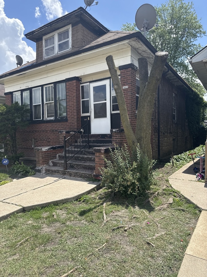 5425 West Kamerling Avenue Chicago IL 60651