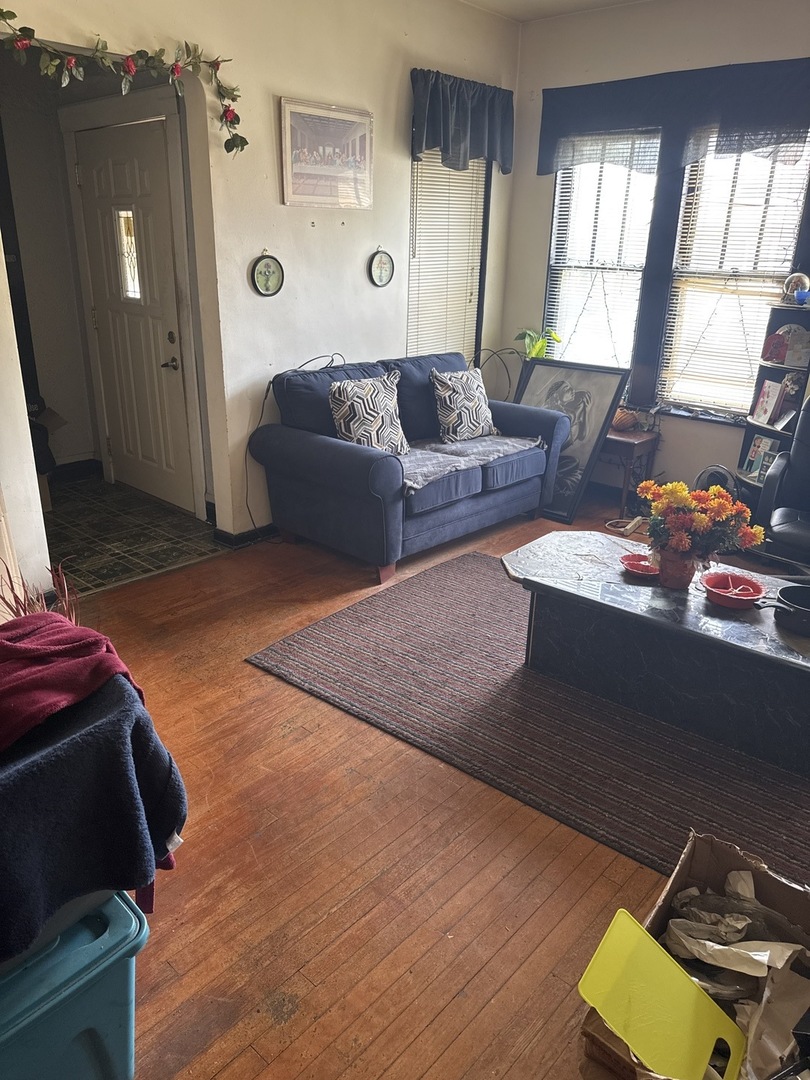 5425 West Kamerling Avenue Chicago IL 60651