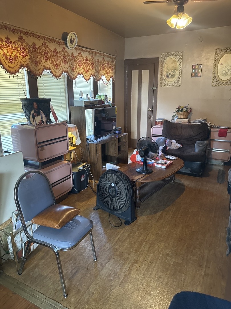 5425 West Kamerling Avenue Chicago IL 60651