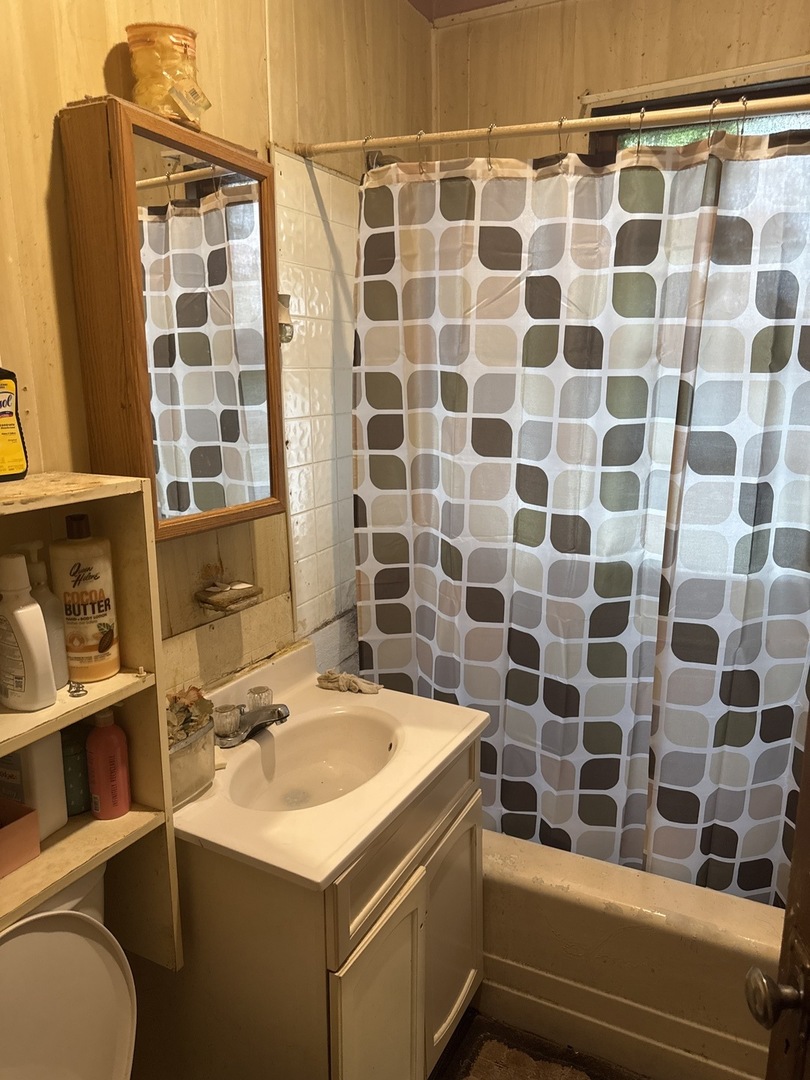 5425 West Kamerling Avenue Chicago IL 60651