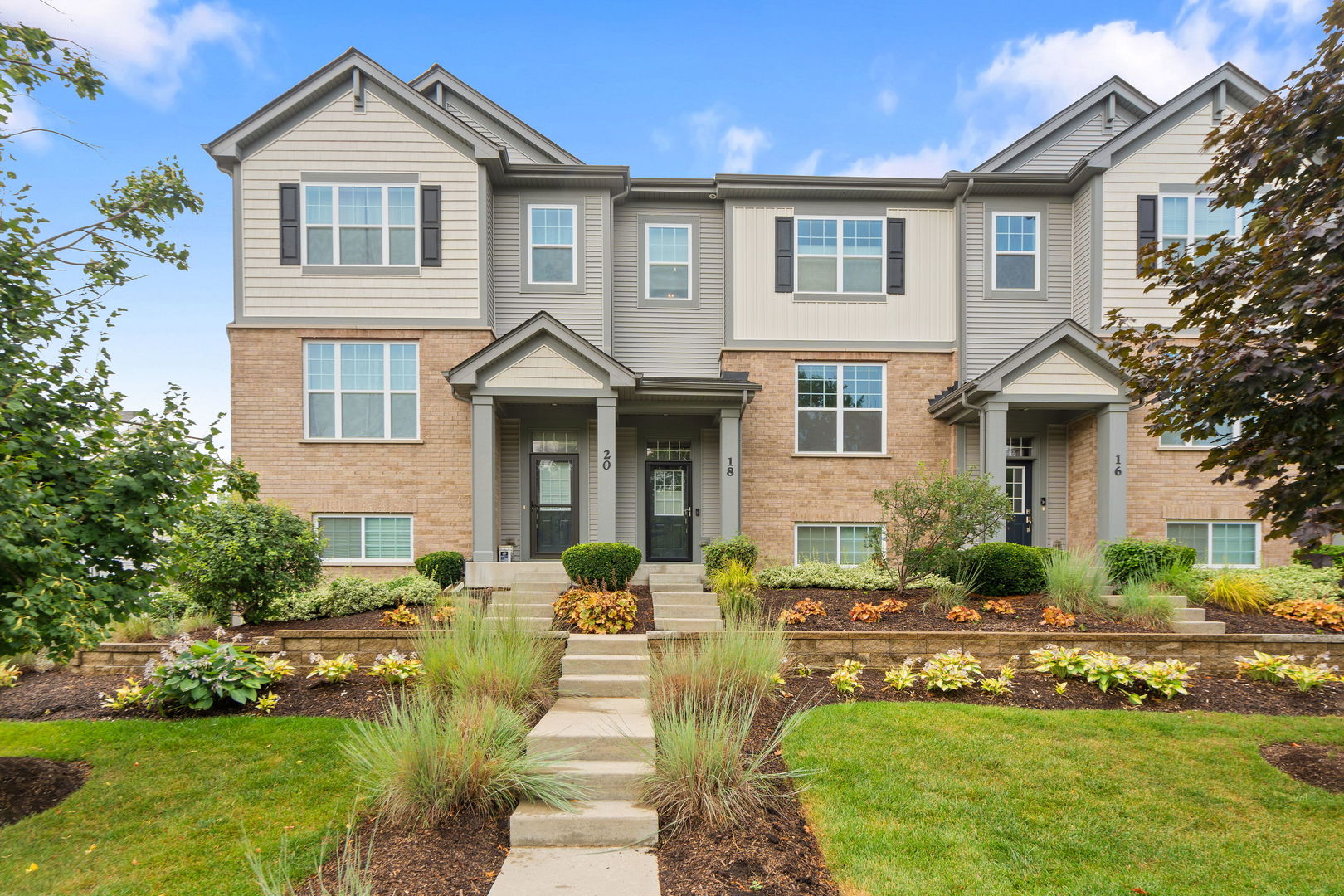 18 East Heritage Court Arlington Heights IL 60004