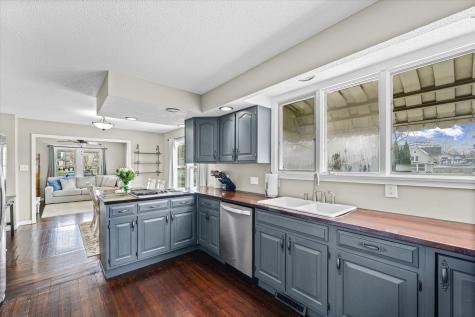 107 East Dunbar Street Mahomet IL 61853