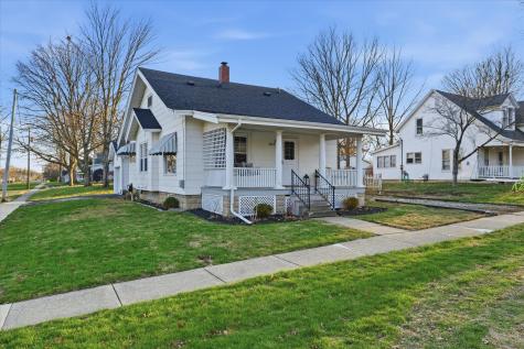 107 East Dunbar Street Mahomet IL 61853