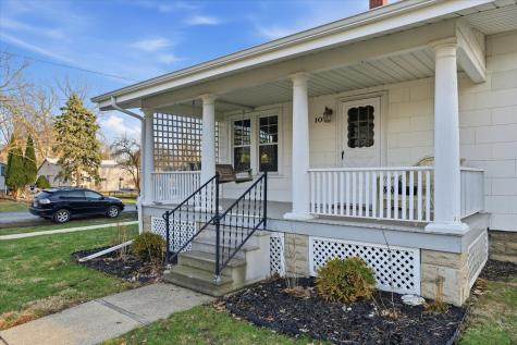 107 East Dunbar Street Mahomet IL 61853