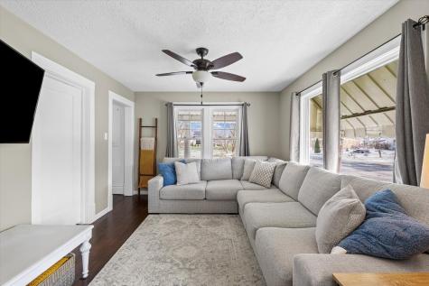 107 East Dunbar Street Mahomet IL 61853