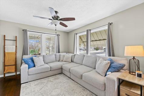 107 East Dunbar Street Mahomet IL 61853