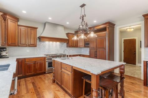 37W209 Deer Pond Court St. Charles IL 60175