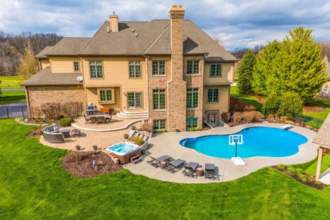 37W209 Deer Pond Court St. Charles IL 60175