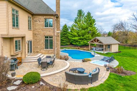37W209 Deer Pond Court St. Charles IL 60175