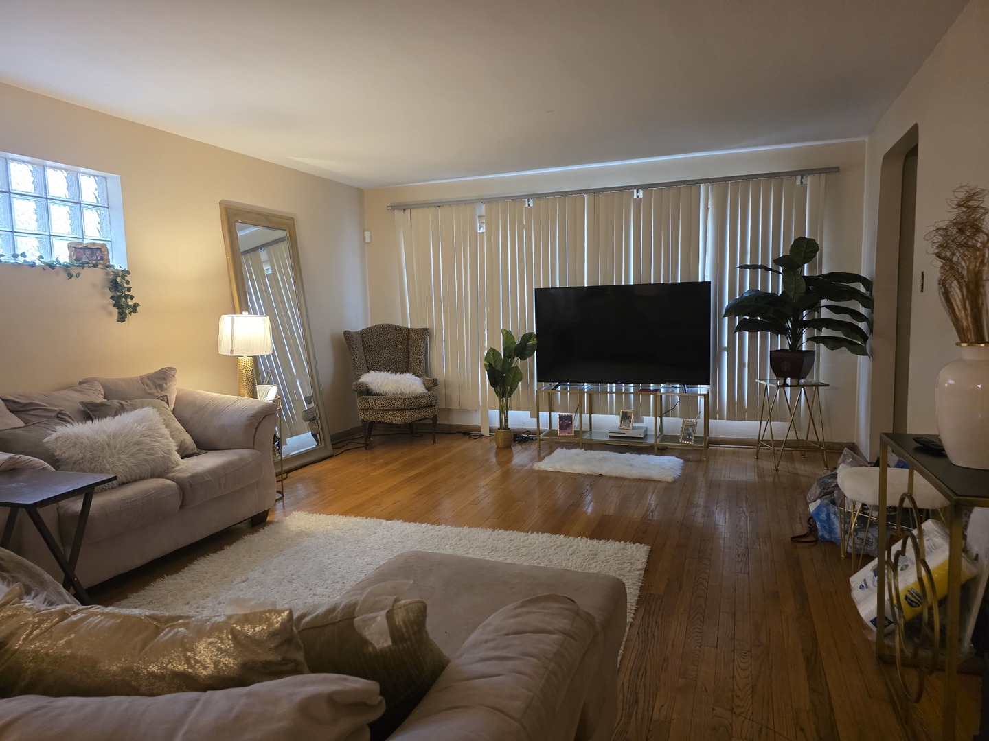 7942 South Yates Avenue Chicago IL 60617
