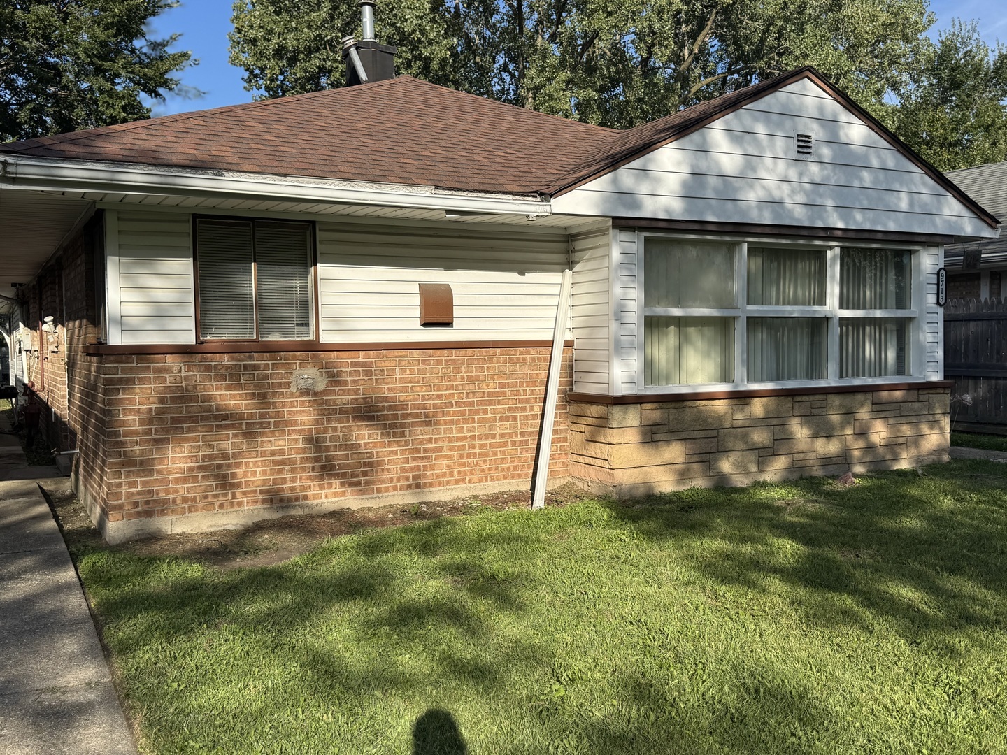 9713 South Van Vlissingen Road Chicago IL 60617