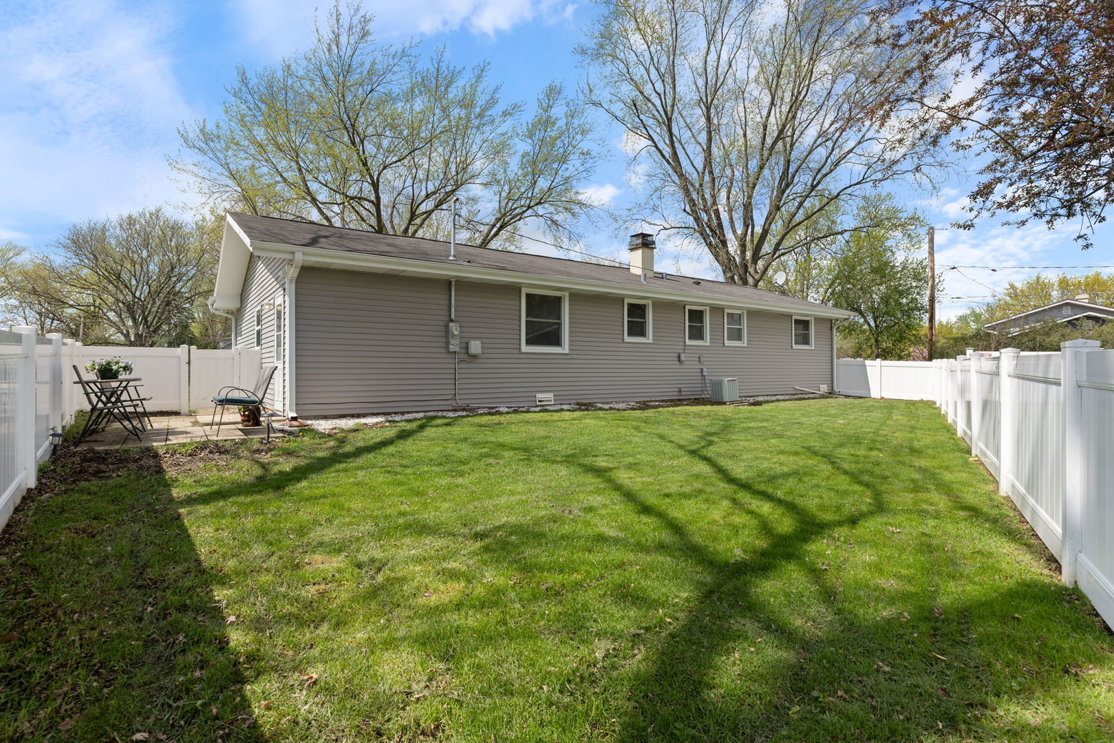 575 Aztec Drive Carol Stream IL 60188