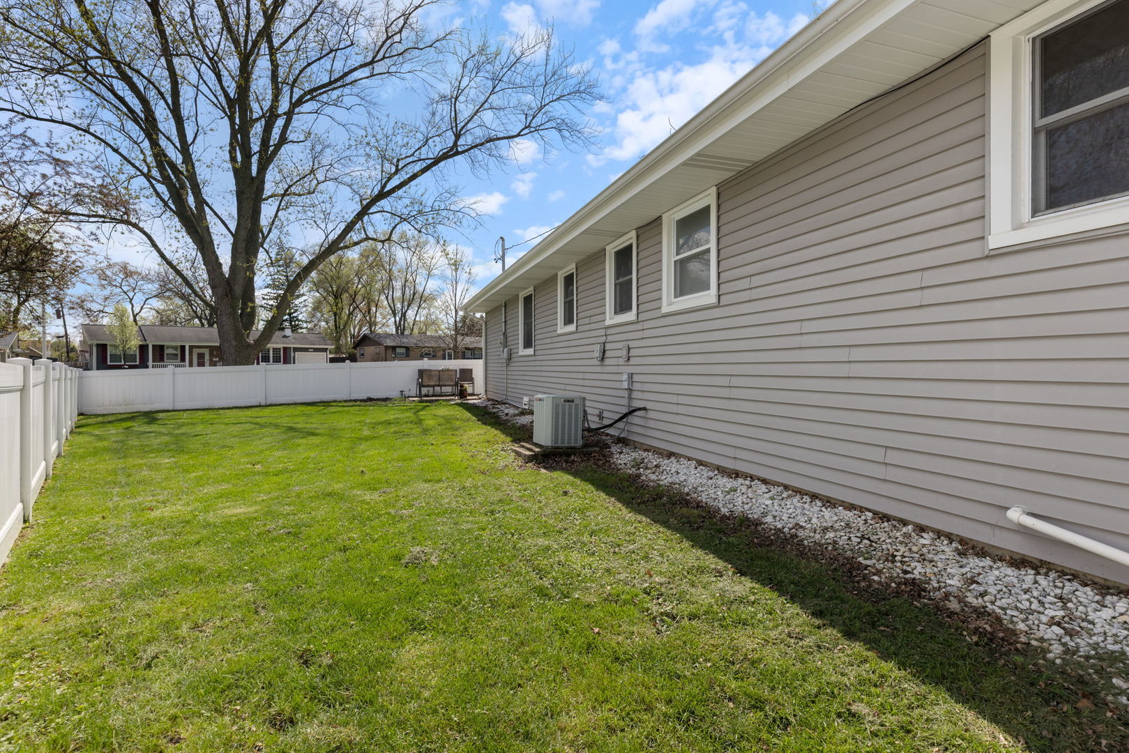 575 Aztec Drive Carol Stream IL 60188
