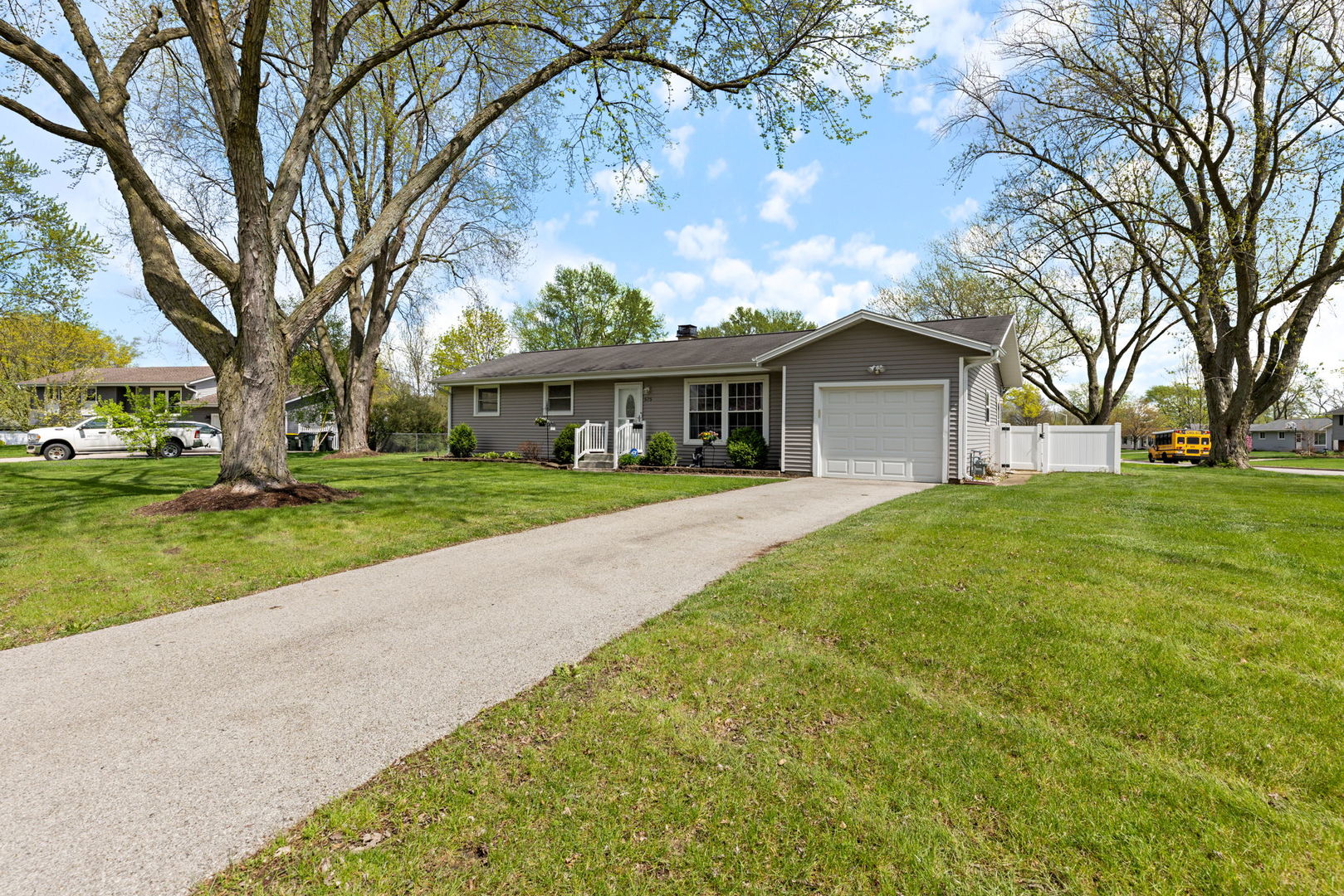 575 Aztec Drive Carol Stream IL 60188