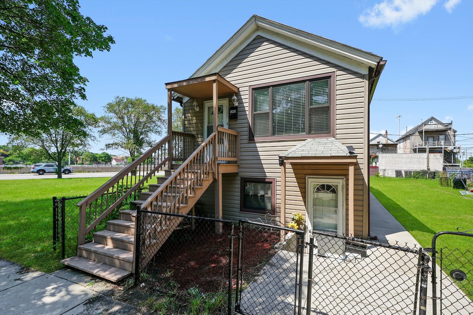 142 West Swann Street Chicago IL 60609
