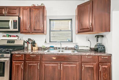 142 West Swann Street Chicago IL 60609