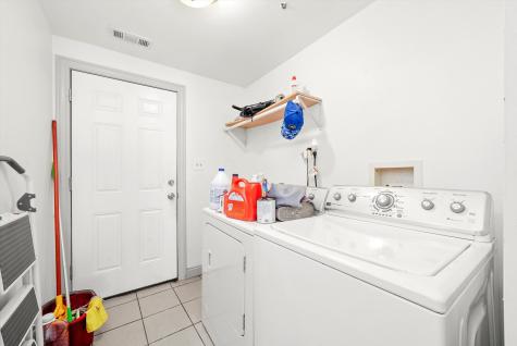 142 West Swann Street Chicago IL 60609
