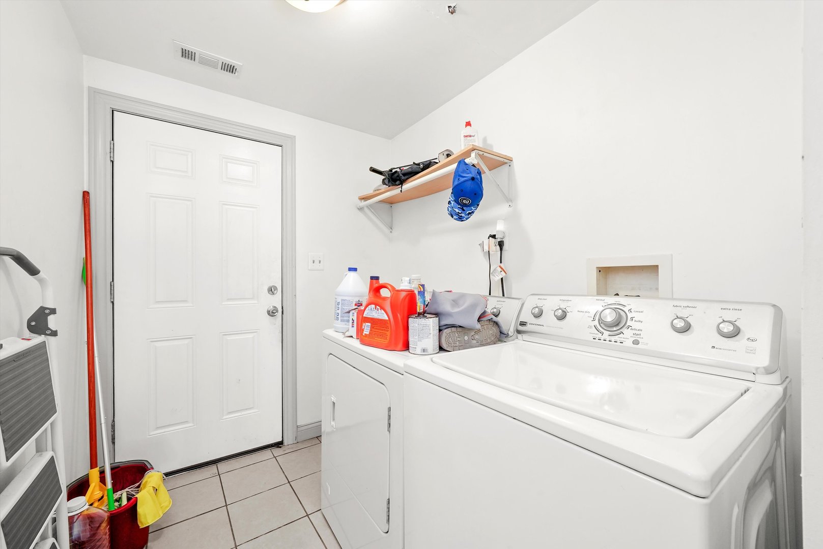 142 West Swann Street Chicago IL 60609