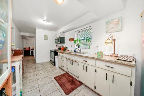 142 West Swann Street Chicago IL 60609
