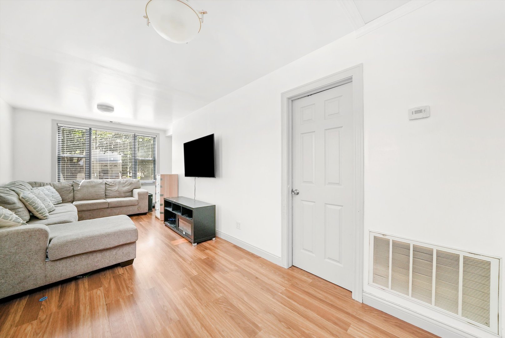 142 West Swann Street Chicago IL 60609