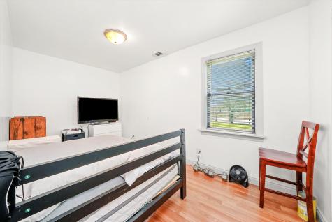 142 West Swann Street Chicago IL 60609